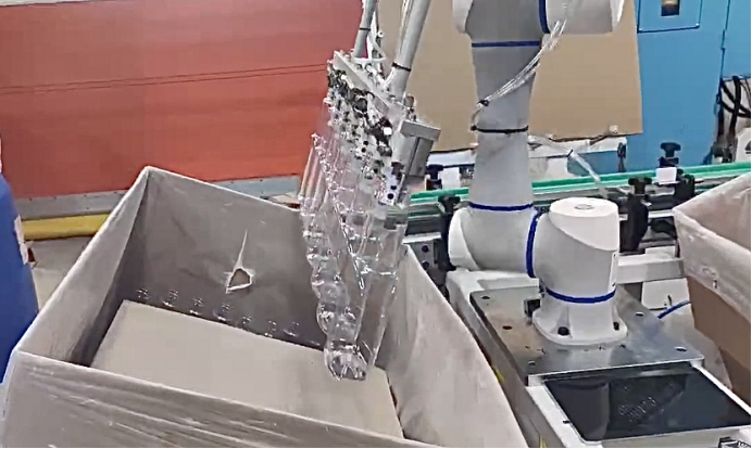 越疆協(xié)作機(jī)械臂,協(xié)作機(jī)器人,協(xié)作機(jī)器人應(yīng)用,越疆機(jī)器人,具身智能,人形機(jī)器人,Atom,具身智能機(jī)器人運(yùn)動(dòng)會(huì),人機(jī)交互,靈巧操作,直膝行走,協(xié)作機(jī)器人,工業(yè)機(jī)器人,智能控制優(yōu)秀獎(jiǎng),神經(jīng)驅(qū)動(dòng)操作系統(tǒng)-協(xié)作機(jī)器人如何使食品飲料行業(yè)的效率提升 50%